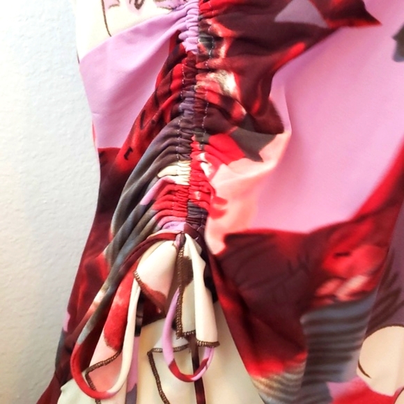 MKM Designs Large Floral Blouse w Ruching on Side - Picture 3 of 7